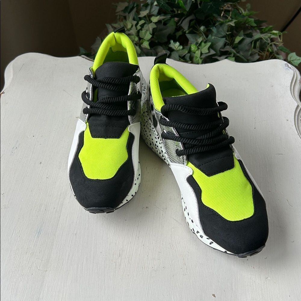 Steve Madden Cliff Wedge Neon Green Animal Print Sneakers Women’s 8.5 New - Picture 4 of 11